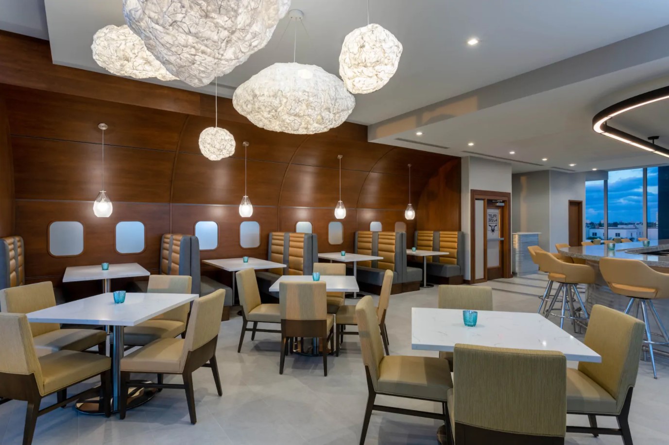 Wyndham Garden Miami Pilots Lounge